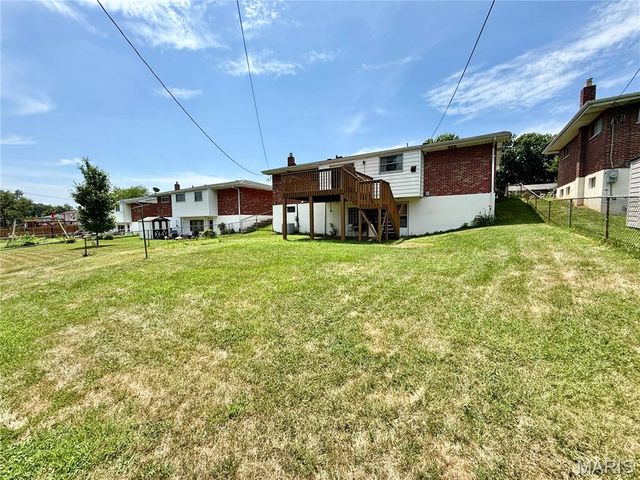 317 Earlsfield Lane, St Louis, MO 63125