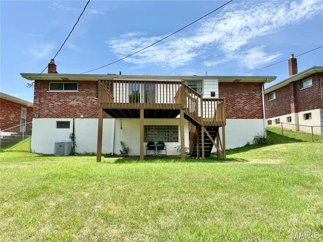 317 Earlsfield Lane, St Louis, MO 63125