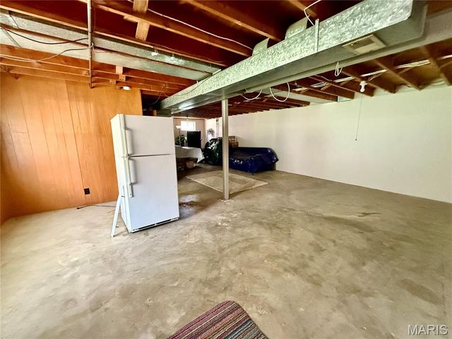 317 Earlsfield Lane, St Louis, MO 63125