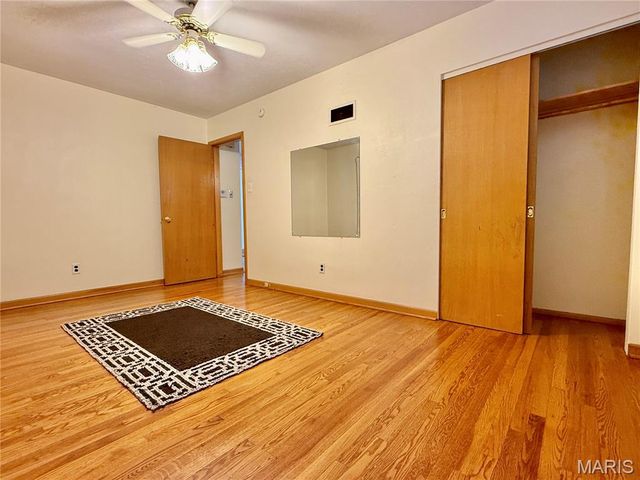 317 Earlsfield Lane, St Louis, MO 63125