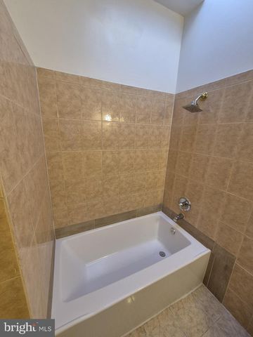 2518 MCCULLOH ST, Baltimore, MD 21217