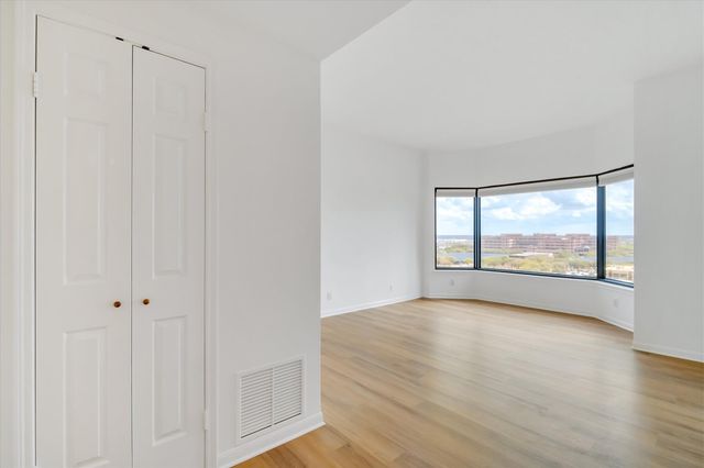 2001 Holcombe Boulevard 1403, Houston, TX 77030