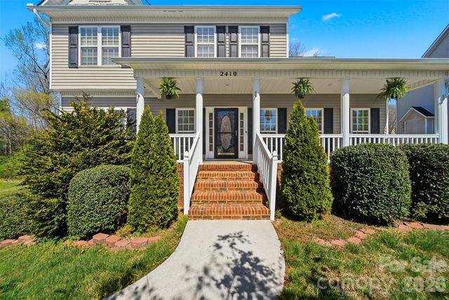 2410 27th Avenue Circle NE, Hickory, NC 28601