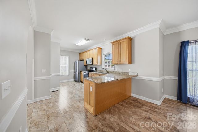 2410 27th Avenue Circle NE, Hickory, NC 28601