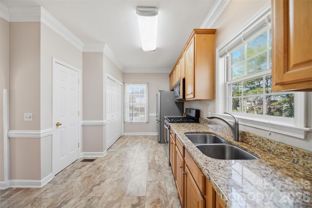 2410 27th Avenue Circle NE, Hickory, NC 28601