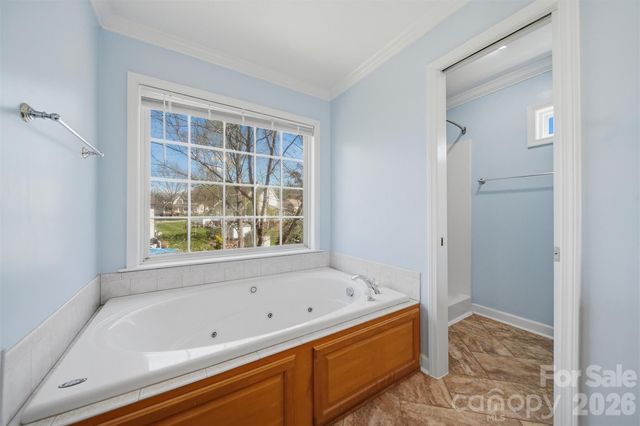 2410 27th Avenue Circle NE, Hickory, NC 28601