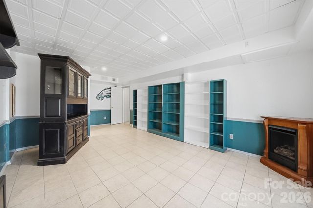 2410 27th Avenue Circle NE, Hickory, NC 28601