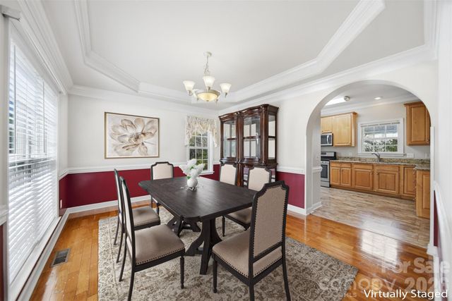 2410 27th Avenue Circle NE, Hickory, NC 28601