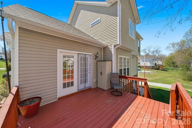 2410 27th Avenue Circle NE, Hickory, NC 28601