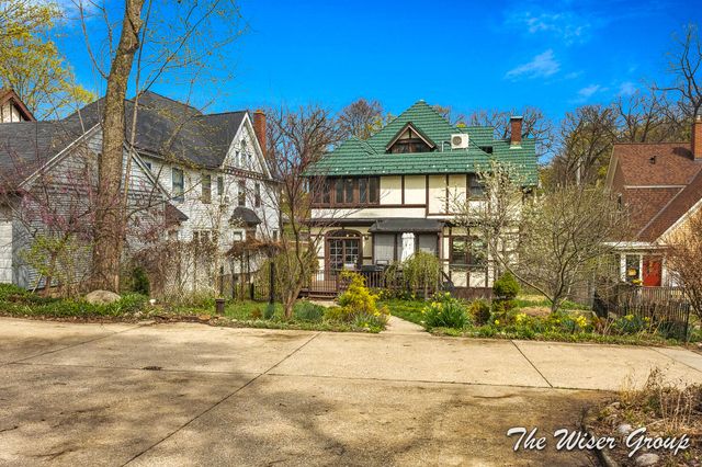 1219 Grand Avenue, Kalamazoo, MI 49006