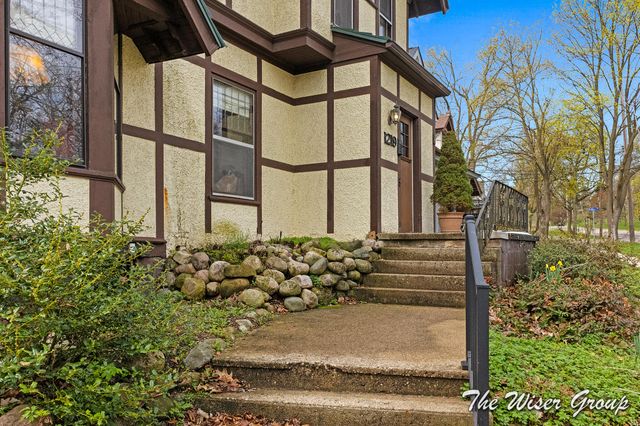 1219 Grand Avenue, Kalamazoo, MI 49006