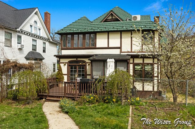 1219 Grand Avenue, Kalamazoo, MI 49006