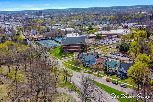 1219 Grand Avenue, Kalamazoo, MI 49006