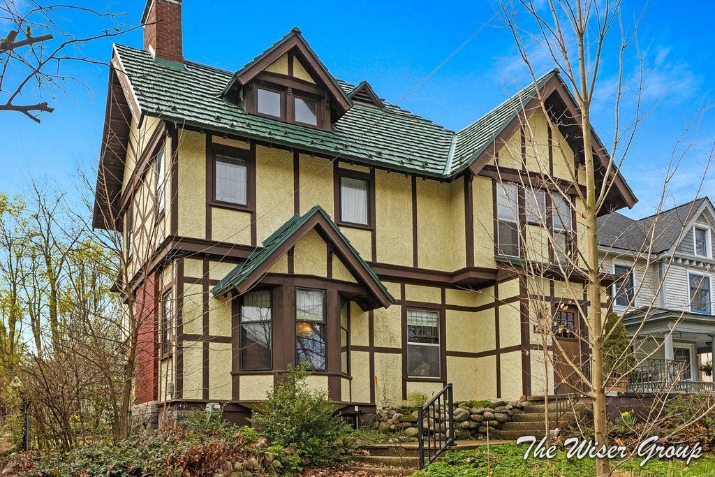 1219 Grand Avenue, Kalamazoo, MI 49006