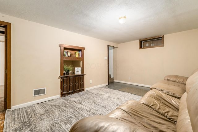 1062 Mulberry Road, Circleville, OH 43113