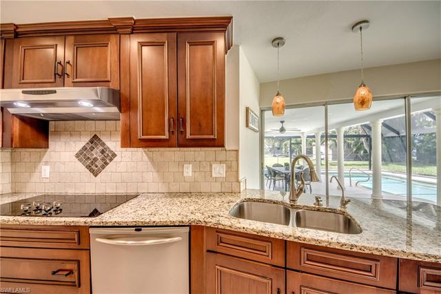 4424 SE 11th PL, Cape Coral, FL 33904