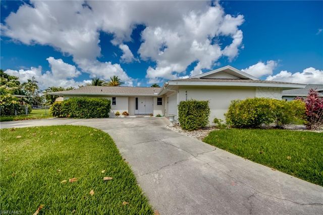 4424 SE 11th PL, Cape Coral, FL 33904