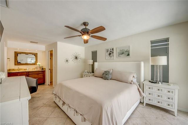 4424 SE 11th PL, Cape Coral, FL 33904