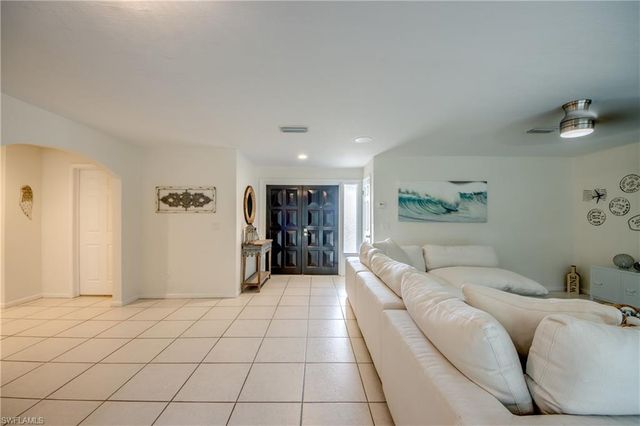 4424 SE 11th PL, Cape Coral, FL 33904