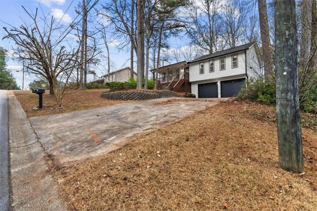 41 Bakers Bridge Circle, Douglasville, GA 30134