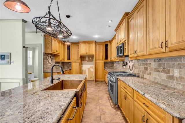 4202 Canterwood Drive, Houston, TX 77068