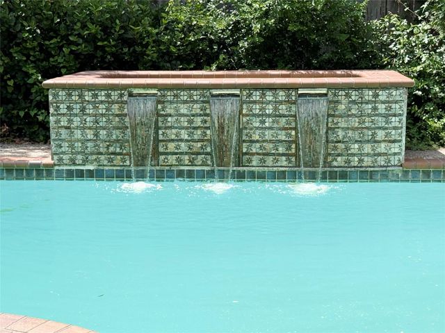 4202 Canterwood Drive, Houston, TX 77068