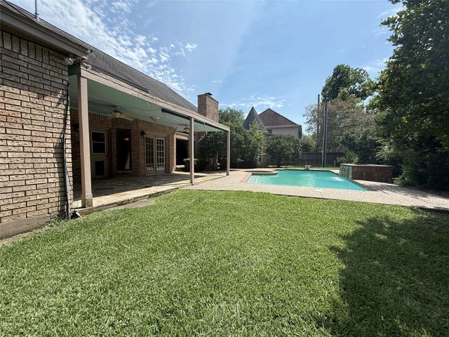 4202 Canterwood Drive, Houston, TX 77068