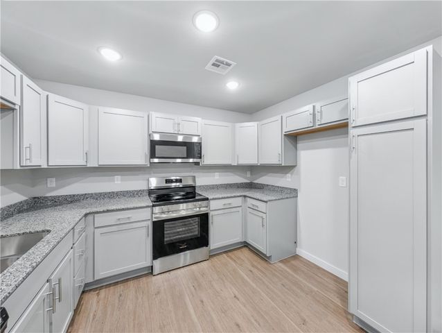 6307 Kathleen Street, Bentonville, AR 72712