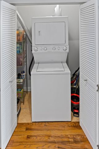 809 E 40th Street 4-3, Chicago, IL 60653