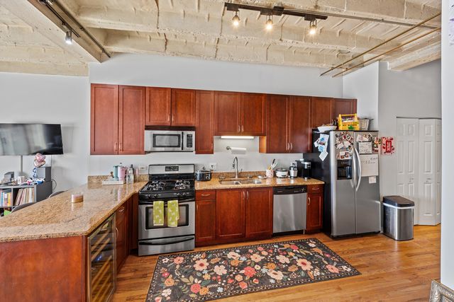 809 E 40th Street 4-3, Chicago, IL 60653