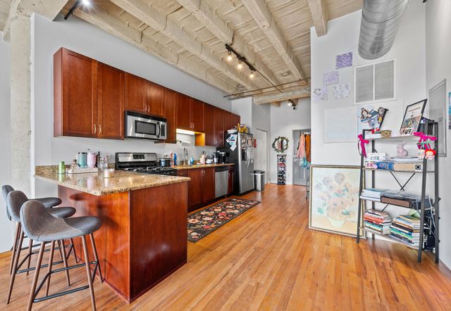 809 E 40th Street 4-3, Chicago, IL 60653