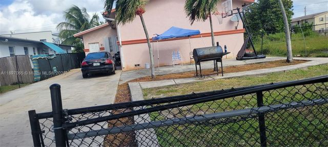 4031 SW 19th St, West Park, FL 33023