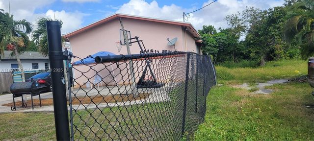4031 SW 19th St, West Park, FL 33023