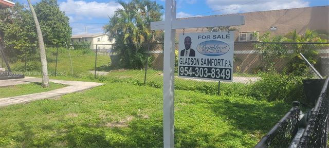 4031 SW 19th St, West Park, FL 33023