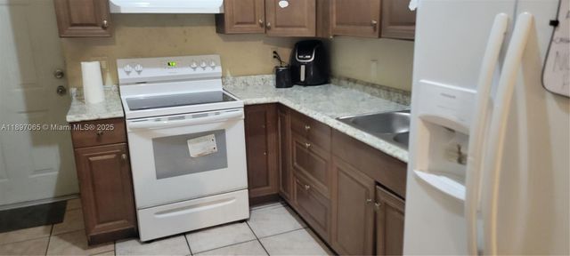 4031 SW 19th St, West Park, FL 33023