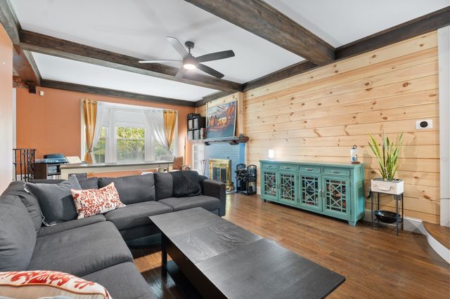 163 Oakside Ave, Methuen, MA 01844