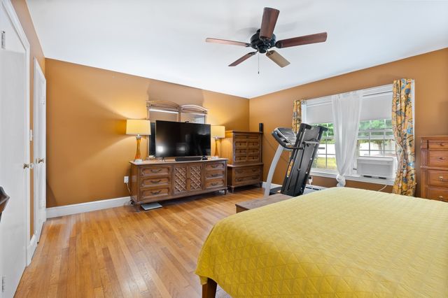163 Oakside Ave, Methuen, MA 01844