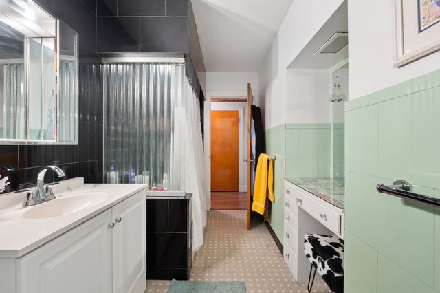 163 Oakside Ave, Methuen, MA 01844