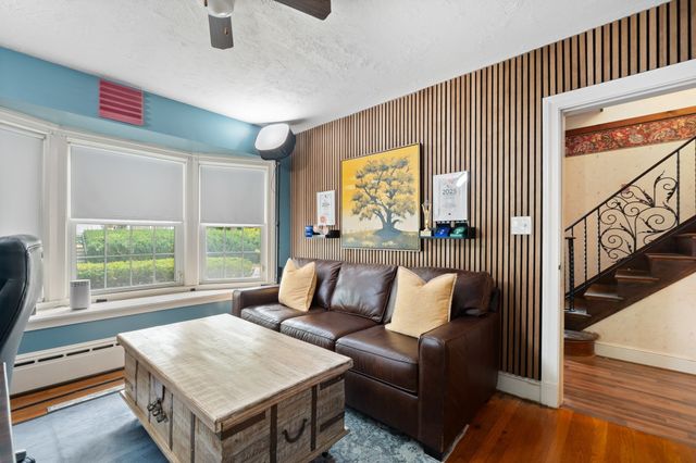 163 Oakside Ave, Methuen, MA 01844