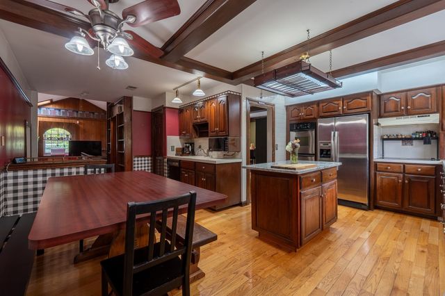163 Oakside Ave, Methuen, MA 01844