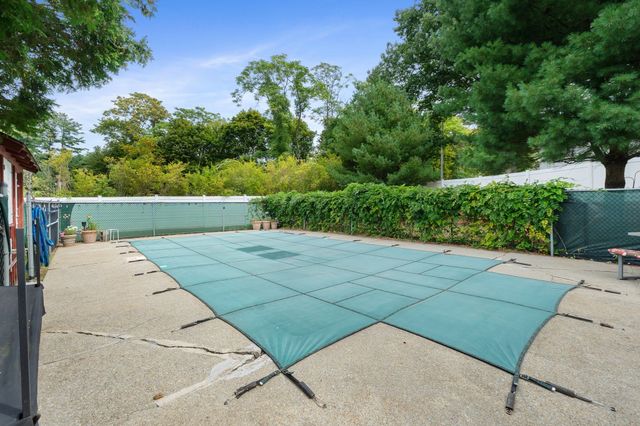 163 Oakside Ave, Methuen, MA 01844