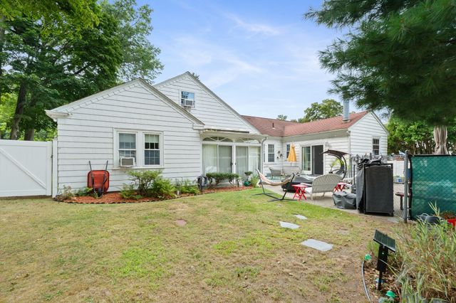 163 Oakside Ave, Methuen, MA 01844