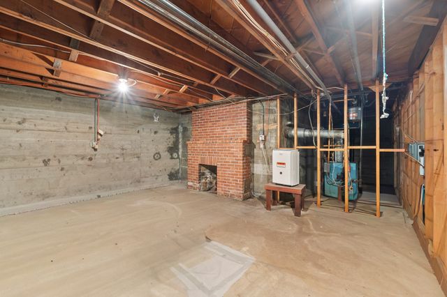163 Oakside Ave, Methuen, MA 01844