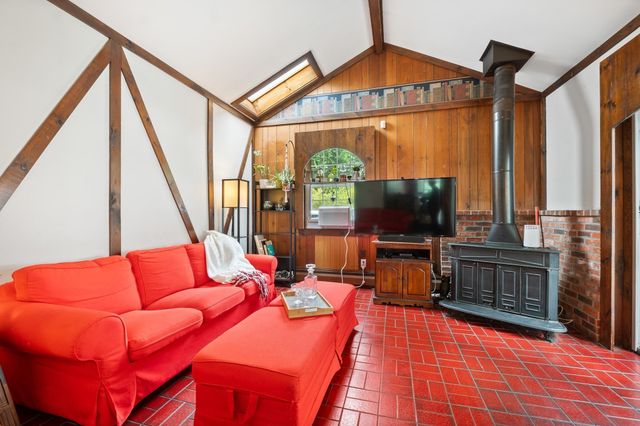 163 Oakside Ave, Methuen, MA 01844