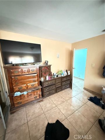 210 S Howard Street, Corona, CA 92879