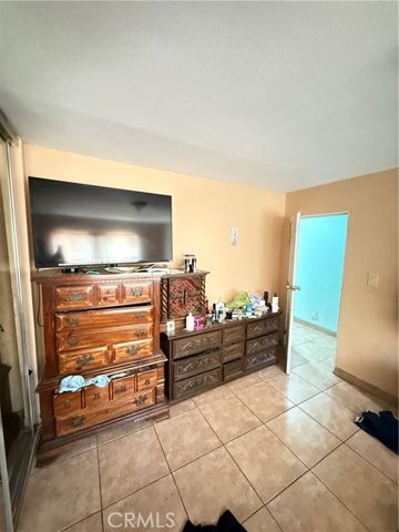 210 S Howard Street, Corona, CA 92879