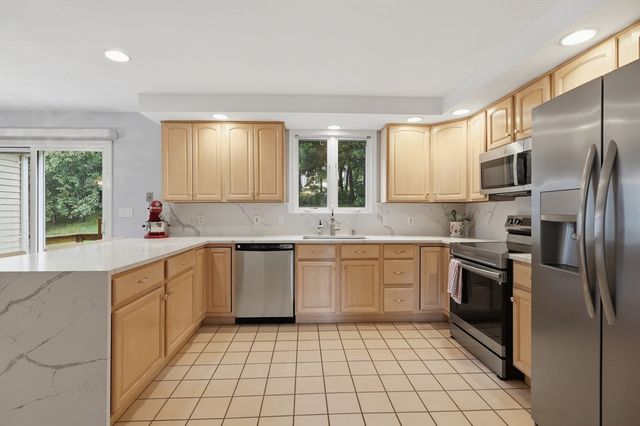 38 Trowbridge Lane, Shrewsbury, MA 01545