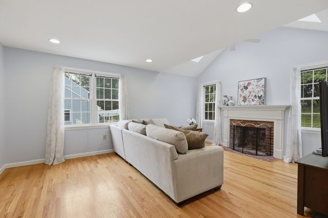 38 Trowbridge Lane, Shrewsbury, MA 01545
