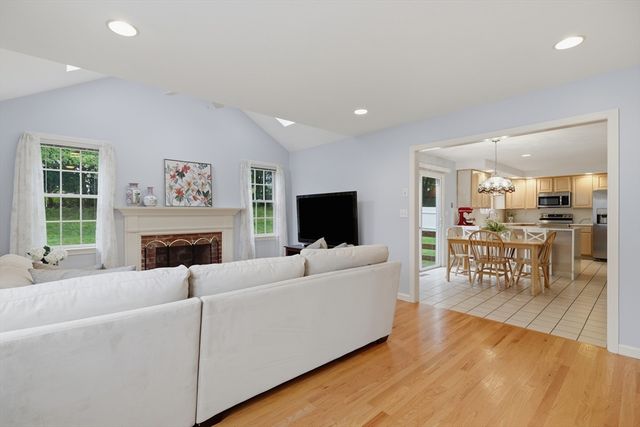 38 Trowbridge Lane, Shrewsbury, MA 01545