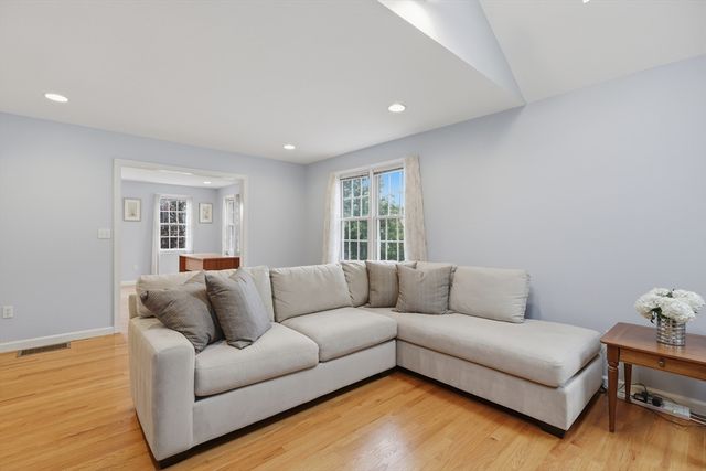 38 Trowbridge Lane, Shrewsbury, MA 01545